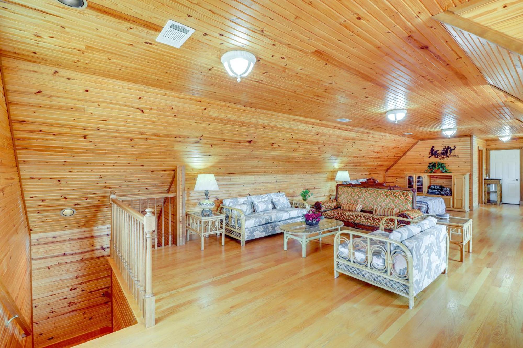 Spacious Shirley Studio - Hike, Swim And Fish! Apartment Fairfield Bay Екстериор снимка